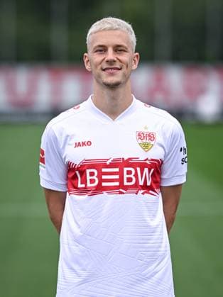 FUSSBALL 1. BUNDESLIGA SAISON 2025 2026 21.07.2025 Fototermin beim VfB Stuttgart auf dem Trainingsgelaende: Yannik Keitel