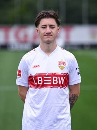 FUSSBALL 1. BUNDESLIGA SAISON 2025 2026 21.07.2025 Fototermin beim VfB Stuttgart auf dem Trainingsgelaende: Angelo Stiller