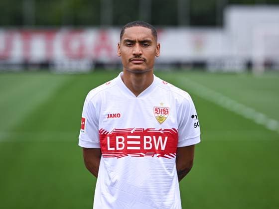 FUSSBALL 1. BUNDESLIGA SAISON 2025 2026 21.07.2025 Fototermin beim VfB Stuttgart auf dem Trainingsgelaende: Enzo Millot