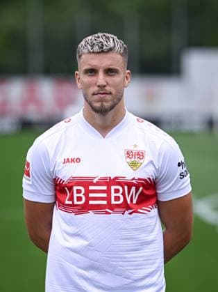 FUSSBALL 1. BUNDESLIGA SAISON 2025 2026 21.07.2025 Fototermin beim VfB Stuttgart auf dem Trainingsgelaende: Ermedin Demirovic