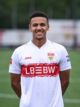 FUSSBALL 1. BUNDESLIGA SAISON 2025 2026 21.07.2025 Fototermin beim VfB Stuttgart auf dem Trainingsgelaende: Luca Jaquez *** FOOTBALL 1 BUNDESLIGA SEASON 2025 2026 21 07 2025 Photo session at VfB Stuttgart on the Luca Jaquez training ground