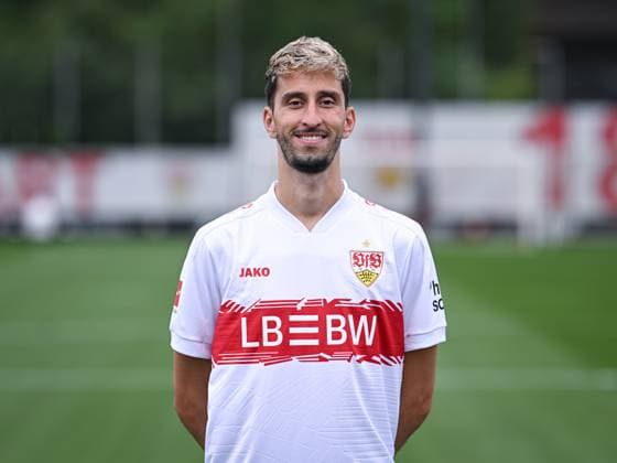 FUSSBALL 1. BUNDESLIGA SAISON 2025 2026 21.07.2025 Fototermin beim VfB Stuttgart auf dem Trainingsgelaende: Atakan Karazor