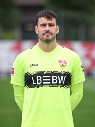 FUSSBALL 1. BUNDESLIGA SAISON 2025 2026 21.07.2025 Fototermin beim VfB Stuttgart auf dem Trainingsgelaende: Torwart Stefan Drljaca