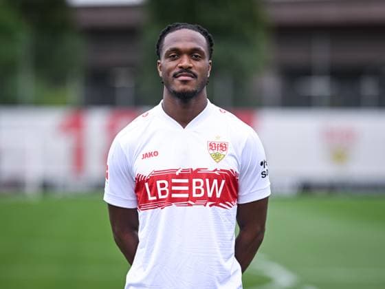 FUSSBALL 1. BUNDESLIGA SAISON 2025 2026 21.07.2025 Fototermin beim VfB Stuttgart auf dem Trainingsgelaende: Dan - Axel Zagadou