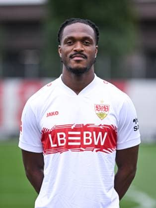 FUSSBALL 1. BUNDESLIGA SAISON 2025 2026 21.07.2025 Fototermin beim VfB Stuttgart auf dem Trainingsgelaende: Dan - Axel Zagadou