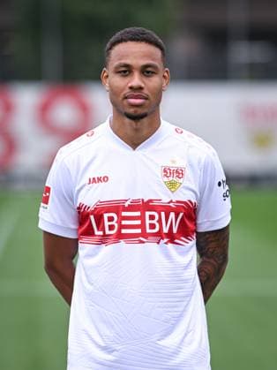 FUSSBALL 1. BUNDESLIGA SAISON 2025 2026 21.07.2025 Fototermin beim VfB Stuttgart auf dem Trainingsgelaende: Nikolas Nartey