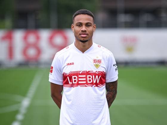 FUSSBALL 1. BUNDESLIGA SAISON 2025 2026 21.07.2025 Fototermin beim VfB Stuttgart auf dem Trainingsgelaende: Nikolas Nartey