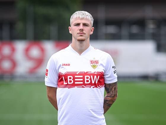 FUSSBALL 1. BUNDESLIGA SAISON 2025 2026 21.07.2025 Fototermin beim VfB Stuttgart auf dem Trainingsgelaende: Finn Jeltsch