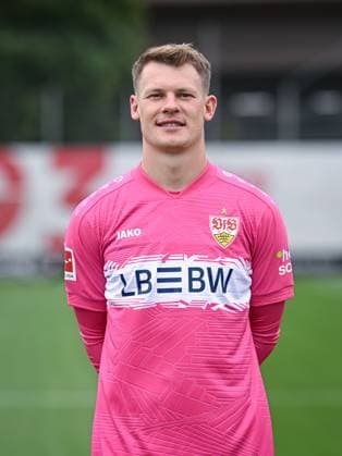 FUSSBALL 1. BUNDESLIGA SAISON 2025 2026 21.07.2025 Fototermin beim VfB Stuttgart auf dem Trainingsgelaende: Torwart Alexander Nuebel