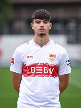 FUSSBALL 1. BUNDESLIGA SAISON 2025 2026 21.07.2025 Fototermin beim VfB Stuttgart auf dem Trainingsgelaende: Mirza Catovic