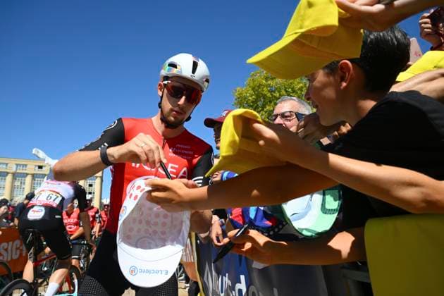Tour de France 2025 Stage 16 MONT-VENTOUX, FRANCE - JULY 22 : Vauquelin Kevin (FRA) of Arkea - B&B Hotels during stage 16 of the 112th edition of Tour de France an UCI World Tour 2.UWT cycling road race stage for Men Elite of 172 km with start in Montpellier and finish in Mont-Ventoux on July 22, 2025 in Mont-Ventoux, France, 22 07 2025 ( Motordriver Kenny Verfaillie - Mont-Ventoux France  Copyright: xVincentxKalutx