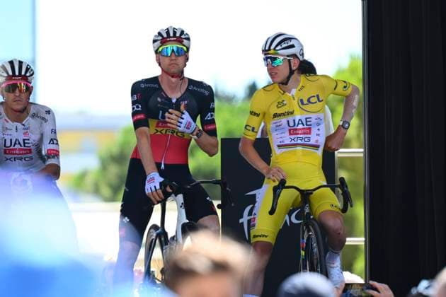 Tour de France 2025 Stage 16 MONT-VENTOUX, FRANCE - JULY 22 : Wellens Tim (BEL) of UAE Team Emirates, Pogacar Tadej (SLO) of UAE Team Emirates during stage 16 of the 112th edition of Tour de France an UCI World Tour 2.UWT cycling road race stage for Men Elite of 172 km with start in Montpellier and finish in Mont-Ventoux on July 22, 2025 in Mont-Ventoux, France, 22 07 2025 ( Motordriver Kenny Verfaillie - Mont-Ventoux France  Copyright: xVincentxKalutx