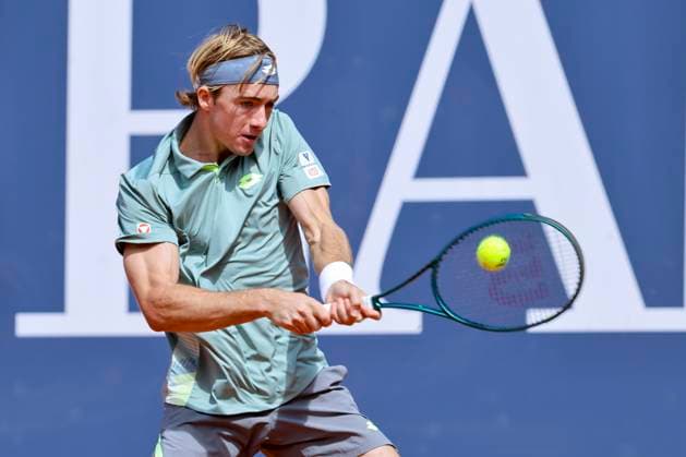 Lukas Neumayer (Austria) kontrolliert den Ball, ATP, Tennis Herren 250 Tournament, Generali Open Kitzbuhel, Tennisstadion am Kapserfeld am 22. July 2025 in Kitzbuehel, Österreich. (Foto von Marco Steinbrenner DeFodi Images) Lukas Neumayer (Austria) controls the ball, ATP 250 Tournament, Generali Open Kitzbuhel, Tennis stadium at Kapserfeld, July 22, 2025 in Kitzbuehel, Austria. (Photo by Marco Steinbrenner DeFodi Images)