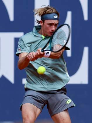 Lukas Neumayer (Austria) kontrolliert den Ball, ATP, Tennis Herren 250 Tournament, Generali Open Kitzbuhel, Tennisstadion am Kapserfeld am 22. July 2025 in Kitzbuehel, Österreich. (Foto von Marco Steinbrenner DeFodi Images) Lukas Neumayer (Austria) controls the ball, ATP 250 Tournament, Generali Open Kitzbuhel, Tennis stadium at Kapserfeld, July 22, 2025 in Kitzbuehel, Austria. (Photo by Marco Steinbrenner DeFodi Images)