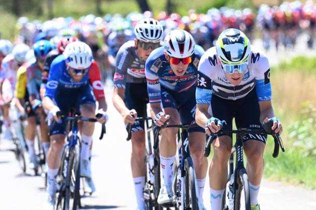 Tour de France 2025 Stage 16 MONT-VENTOUX, FRANCE - JULY 22 : rider of Movistar Team during stage 16 of the 112th edition of Tour de France an UCI World Tour 2.UWT cycling road race stage for Men Elite of 172 km with start in Montpellier and finish in Mont-Ventoux on July 22, 2025 in Mont-Ventoux, France, 22 07 2025 ( Motordriver Kenny Verfaillie - Mont-Ventoux France  Copyright: xVincentxKalutx