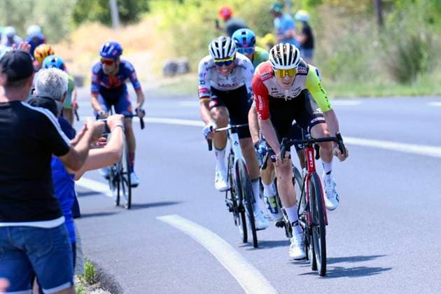 Tour de France 2025 Stage 16 MONT-VENTOUX, FRANCE - JULY 22 : Barre Louis (FRA) of Intermarche - Wanty, Politt Nils (GER) of UAE Team Emirates during stage 16 of the 112th edition of Tour de France an UCI World Tour 2.UWT cycling road race stage for Men Elite of 172 km with start in Montpellier and finish in Mont-Ventoux on July 22, 2025 in Mont-Ventoux, France, 22 07 2025 ( Motordriver Kenny Verfaillie - Mont-Ventoux France  Copyright: xVincentxKalutx