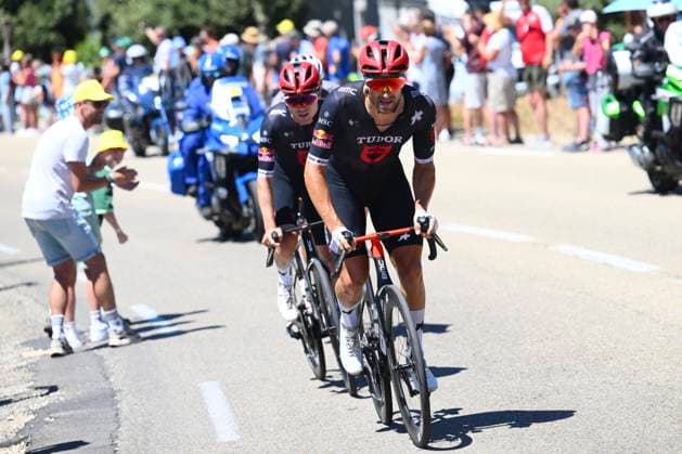 Tour de France 2025 Stage 16 MONT-VENTOUX, FRANCE - JULY 22 : Haller Marco (AUT) of Tudor Pro Cycling Team, Hirschi Marc (SUI) of Tudor Pro Cycling Team during stage 16 of the 112th edition of Tour de France an UCI World Tour 2.UWT cycling road race stage for Men Elite of 172 km with start in Montpellier and finish in Mont-Ventoux on July 22, 2025 in Mont-Ventoux, France, 22 07 2025 ( Motordriver Kenny Verfaillie - Mont-Ventoux France  Copyright: xVincentxKalutx