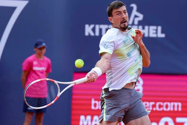 Sebastian Ofner (Austria) kontrolliert den Ball, ATP, Tennis Herren 250 Tournament, Generali Open Kitzbuhel, Tennisstadion am Kapserfeld am 22. July 2025 in Kitzbuehel, Österreich. (Foto von Marco Steinbrenner DeFodi Images) Sebastian Ofner (Austria) controls the ball, ATP 250 Tournament, Generali Open Kitzbuhel, Tennis stadium at Kapserfeld, July 22, 2025 in Kitzbuehel, Austria. (Photo by Marco Steinbrenner DeFodi Images)