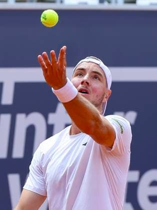 Jan-Lennard Struff (Germany) kontrolliert den Ball, ATP, Tennis Herren 250 Tournament, Generali Open Kitzbuhel, Tennisstadion am Kapserfeld am 22. July 2025 in Kitzbuehel, Österreich. (Foto von Marco Steinbrenner DeFodi Images) Jan-Lennard Struff (Germany) controls the ball, ATP 250 Tournament, Generali Open Kitzbuhel, Tennis stadium at Kapserfeld, July 22, 2025 in Kitzbuehel, Austria. (Photo by Marco Steinbrenner DeFodi Images)