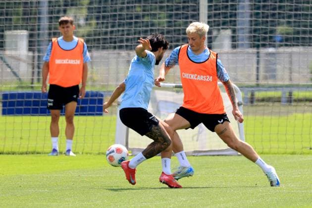 DEU, DFL, 2. FBL Hertha BSC, Training, 22.07.2025, Sportforum, Berlin, DEU, DFL, 2. FBL Hertha BSC, Training, im Bild Dawid Kownacki (Hertha BSC Berlin 9), Kevin Sessa (Hertha BSC Berlin 8) DFL - regulations prohibit any use of Photographs as image sequences and or quasi-video