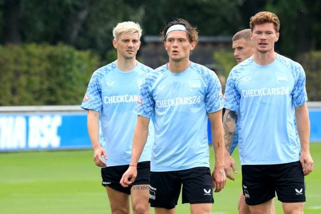 DEU, DFL, 2. FBL Hertha BSC, Training, 22.07.2025, Sportforum, Berlin, DEU, DFL, 2. FBL Hertha BSC, Training, im Bild Dawid Kownacki (Hertha BSC Berlin 9), Fabian Reese (Hertha BSC Berlin 11), Sebastian Groenning (Hertha BSC Berlin 17) DFL - regulations prohibit any use of Photographs as image sequences and or quasi-video