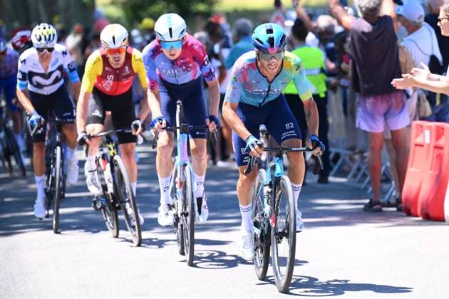 Tour de France 2025 Stage 16 MONT-VENTOUX, FRANCE - JULY 22 : Velasco Simone (ITA) of XDS Astana Team during stage 16 of the 112th edition of Tour de France an UCI World Tour 2.UWT cycling road race stage for Men Elite of 172 km with start in Montpellier and finish in Mont-Ventoux on July 22, 2025 in Mont-Ventoux, France, 22 07 2025 ( Motordriver Kenny Verfaillie - Mont-Ventoux France  Copyright: xVincentxKalutx