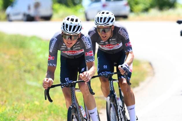 Tour de France 2025 Stage 16 MONT-VENTOUX, FRANCE - JULY 22 : Rickaert Jonas (BEL) of Alpecin - Deceuninck, Verstryngue Emiel (BEL) of Alpecin - Deceuninck during stage 16 of the 112th edition of Tour de France an UCI World Tour 2.UWT cycling road race stage for Men Elite of 172 km with start in Montpellier and finish in Mont-Ventoux on July 22, 2025 in Mont-Ventoux, France, 22 07 2025 ( Motordriver Kenny Verfaillie - Mont-Ventoux France  Copyright: xVincentxKalutx