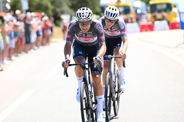 Tour de France 2025 Stage 16 MONT-VENTOUX, FRANCE - JULY 22 : Rickaert Jonas (BEL) of Alpecin - Deceuninck, Verstryngue Emiel (BEL) of Alpecin - Deceuninck during stage 16 of the 112th edition of Tour de France an UCI World Tour 2.UWT cycling road race stage for Men Elite of 172 km with start in Montpellier and finish in Mont-Ventoux on July 22, 2025 in Mont-Ventoux, France, 22 07 2025 ( Motordriver Kenny Verfaillie - Mont-Ventoux France  Copyright: xVincentxKalutx