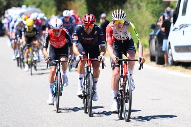Tour de France 2025 Stage 16 MONT-VENTOUX, FRANCE - JULY 22 : Barre Louis (FRA) of Intermarche - Wanty, Haller Marco (AUT) of Tudor Pro Cycling Team during stage 16 of the 112th edition of Tour de France an UCI World Tour 2.UWT cycling road race stage for Men Elite of 172 km with start in Montpellier and finish in Mont-Ventoux on July 22, 2025 in Mont-Ventoux, France, 22 07 2025 ( Motordriver Kenny Verfaillie - Mont-Ventoux France  Copyright: xVincentxKalutx