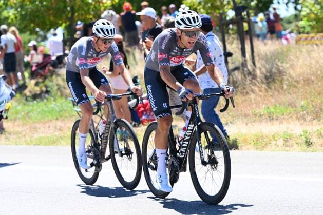 Tour de France 2025 Stage 16 MONT-VENTOUX, FRANCE - JULY 22 : Rickaert Jonas (BEL) of Alpecin - Deceuninck, Verstryngue Emiel (BEL) of Alpecin - Deceuninck during stage 16 of the 112th edition of Tour de France an UCI World Tour 2.UWT cycling road race stage for Men Elite of 172 km with start in Montpellier and finish in Mont-Ventoux on July 22, 2025 in Mont-Ventoux, France, 22 07 2025 ( Motordriver Kenny Verfaillie - Mont-Ventoux France  Copyright: xVincentxKalutx