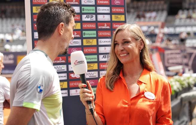 TENNIS - ATP, Tennis Herren Generali Open 2025 KITZBUEHEL,AUSTRIA,22.JUL.25 - TENNIS - ATP World Tour, Generali Open. Image shows Sebastian Ofner (AUT) and Barbara Schett-Eagle.  GEPAxpictures xMatthiasxHauer