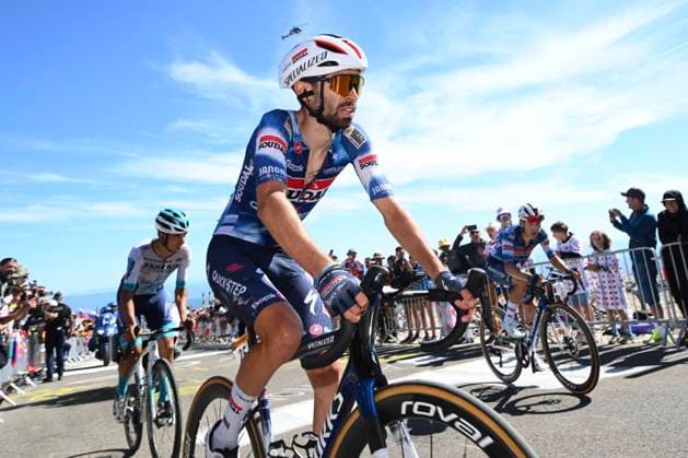 Tour de France 2025 Stage 16 MONT-VENTOUX, FRANCE - JULY 22 : Paret-Peintre Valentin (FRA) of Soudal Quick-Step during stage 16 of the 112th edition of Tour de France an UCI World Tour 2.UWT cycling road race stage for Men Elite of 172 km with start in Montpellier and finish in Mont-Ventoux on July 22, 2025 in Mont-Ventoux, France, 22 07 2025 ( Motordriver Kenny Verfaillie - Mont-Ventoux France  Copyright: xVincentxKalutx