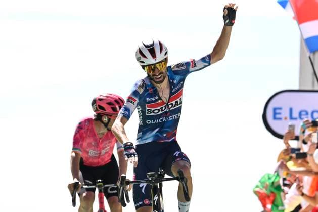 Tour de France 2025 Stage 16 MONT-VENTOUX, FRANCE - JULY 22 : Paret-Peintre Valentin (FRA) of Soudal Quick-Step wins during stage 16 of the 112th edition of Tour de France an UCI World Tour 2.UWT cycling road race stage for Men Elite of 172 km with start in Montpellier and finish in Mont-Ventoux on July 22, 2025 in Mont-Ventoux, France, 22 07 2025 ( Motordriver Kenny Verfaillie - Mont-Ventoux France  Copyright: xJanxDexMeuleneirx