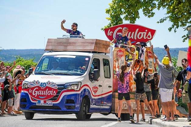 MANI20250722B01 PHOTOPQR LE MIDI LIBRE MiKAEL ANISSET ; NIMES ; 22 07 2025 ; UZES GARD TOUR DE FRANCE 2025 TDF AMBIANCE - The 112th edition of the Tour de France starts on Saturday 5 July in Lille, France, and will finish in Paris, France on the 27th of July. July 22, 2025 stage 16 of the 2025 Tour de France cycling race, from Montpellier to Mont Ventoux (172 km) NIMES GARD France  Copyright: xPHOTOPQR LExMIDIxLIBRE MAXPPPxMiKAELxANISSETx 20250722MDL6497 20250722MDL6497