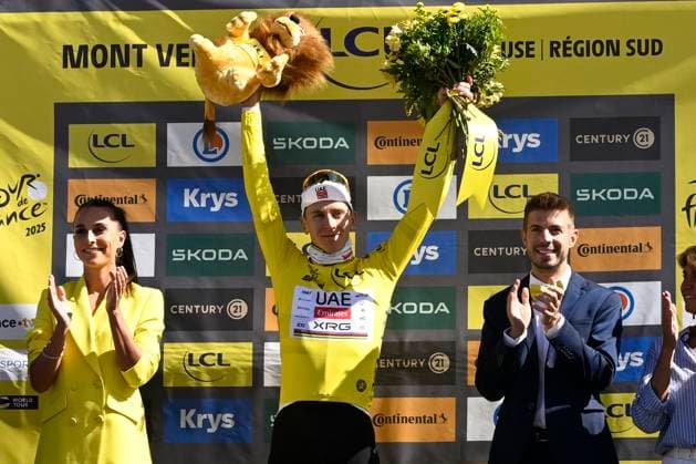 Tour de France 2025 Stage 16 MONT-VENTOUX, FRANCE - JULY 22 : Pogacar Tadej (SLO) of UAE Team Emirates pictured with the yellow jersey during the podium ceremony of stage 16 of the 112th edition of Tour de France an UCI World Tour 2.UWT cycling road race stage for Men Elite of 172 km with start in Montpellier and finish in Mont-Ventoux on July 22, 2025 in Mont-Ventoux, France, 22 07 2025 ( Motordriver Kenny Verfaillie - Mont-Ventoux France  Copyright: xJanxDexMeuleneirx
