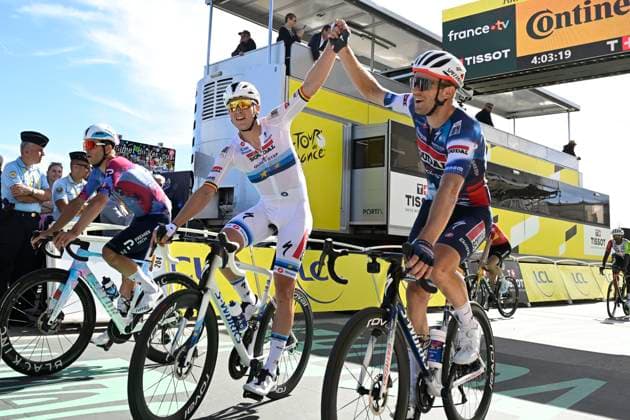 Tour de France 2025 Stage 16 MONT-VENTOUX, FRANCE - JULY 22 : Merlier Tim (BEL) of Soudal Quick-Step and Van Lerberghe Bert (BEL) of Soudal Quick-Step during stage 16 of the 112th edition of Tour de France an UCI World Tour 2.UWT cycling road race stage for Men Elite of 172 km with start in Montpellier and finish in Mont-Ventoux on July 22, 2025 in Mont-Ventoux, France, 22 07 2025 ( Motordriver Kenny Verfaillie - Mont-Ventoux France  Copyright: xJanxDexMeuleneirx