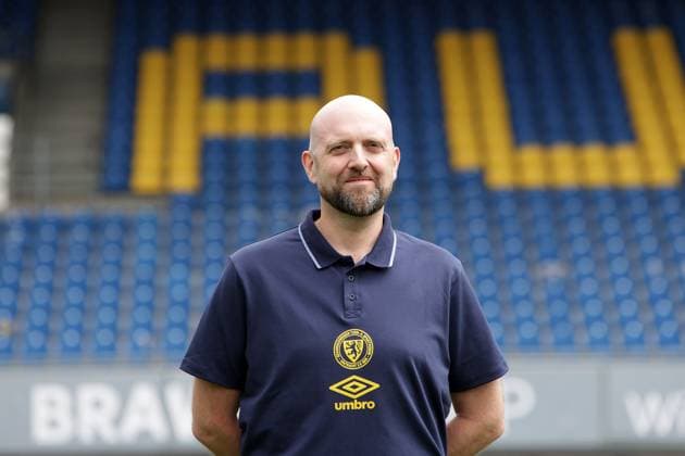 Alexander Ruhe (Chiropraktiker) ; Eintracht Braunschweig; 2.BL, Portraettermin 2025 2026