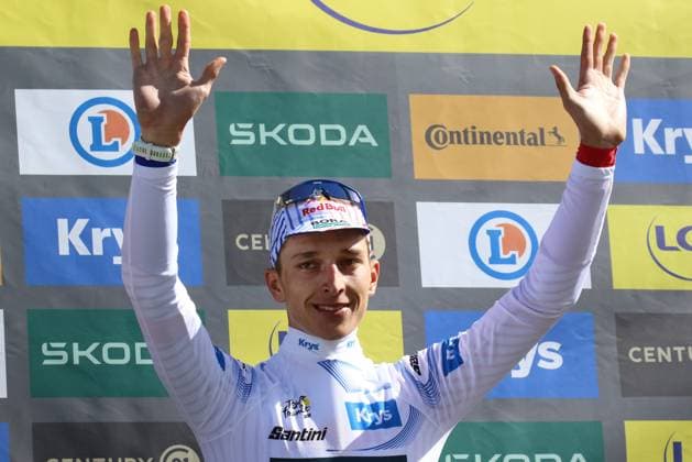 Tour de France - UCI Cycling Race 2025 Pierre Teyssot MAXPPP ; Tour de France - UCI Cycling Race 2025 in Mont Ventoux, France on July 22, 2025. Valentin Paret-Peintre (FRA) SOQ wins the stage Montpellier - Mont Ventoux after 171.5 km. Florian Lipowitz (GER) with it s white jersey Pierre Teyssot Maxppp Mont Ventoux Vaucluse France  Copyright: xMAXPPPxPierrexTeyssotx PT7_0010 PT7_0010