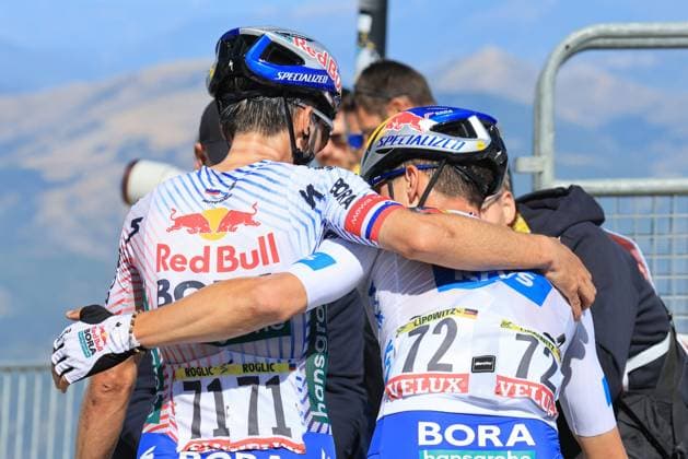 Tour de France - UCI Cycling Race 2025 Pierre Teyssot MAXPPP ; Tour de France - UCI Cycling Race 2025 in Mont Ventoux, France on July 22, 2025. Valentin Paret-Peintre (FRA) SOQ wins the stage Montpellier - Mont Ventoux after 171.5 km. On the picture Primoz Roglic (SLO) and Florian Lipowitz (GER) Pierre Teyssot Maxppp Mont Ventoux Vaucluse France  Copyright: xMAXPPPxPierrexTeyssotx TEP62487 TEP62487