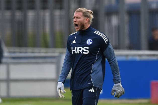 Torhueter Loris Karius ( Schalke 04 ) lautstark GER, Training FC Schalke 04, Fussball, 2. Bundesliga, Saison 2025 2026, 22.07.2025 GER, Training FC Schalke 04, Fussball, 2. Bundesliga, Saison 2025 2026, 22.07.2025 Gelsenkirchen *** Goalkeeper Loris Karius Schalke 04 loudly GER, Training FC Schalke 04, Football, 2 Bundesliga, Season 2025 2026, 22 07 2025 GER, Training FC Schalke 04, Football, 2 Bundesliga, Season 2025 2026, 22 07 2025 Gelsenkirchen Copyright: xEibner-Pressefoto ThomasxThienelx EP_TTL