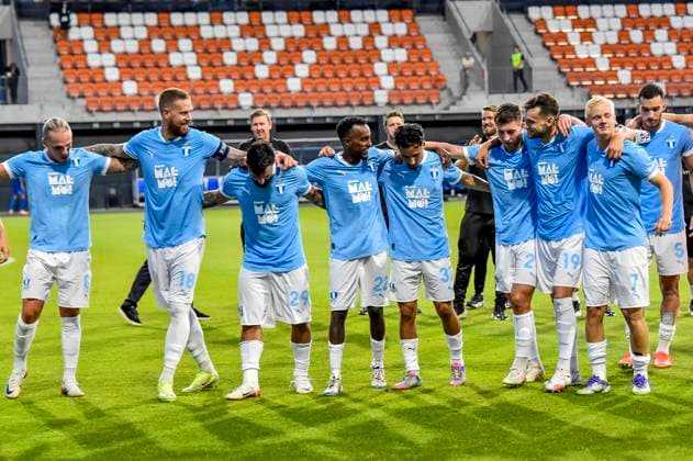 250722 Players of Malmö FF celebrate after the UEFA Champions League qualifier football match between FK RFS and Malmö FF on July 22, 2025 in Riga. Photo: Christian Örnberg BILDBYRAN COP 166 CO0590 fotboll football soccer fotball uefa champions league qualifiers champions league fk rfs malmö ff bbeng jubel Copyright: CHRISTIANxÖRNBERG BB250722CO063