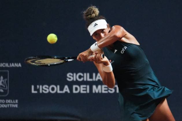 Mayer Sherif in action against Angela Fita Boluda during the 36th Palermo Ladies Open at Country Time Club during 36Â° Palermo Ladies Open, International Tennis match in Palermo, Italy, July 22 2025  Copyright: xFedericoxSerra IPAxSportx xipa-agency.netx xx IPA_60774563 IPA_Agency_IPA60774563