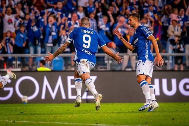 2025.07.22 Poznan pilka nozna - runda kwalifikacjyjna Liga Mistrzow N z Mikael Ishak cieszynka Foto Gleb Soboliev PressFocus 2025.07.22 Poznan football - qualification round UEFA Champions League Lech Poznan - Breidablik Kopavogur Mikael Ishak celebration Credit: Gleb Soboliev PressFocus NEWSPIX.PL --- newspix.pl 
