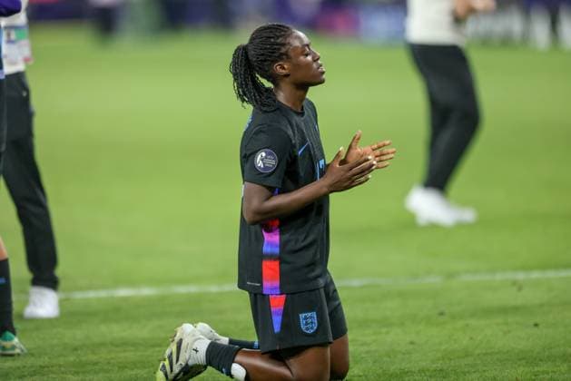 CHE, Genf, England vs Italien, Länderspiel, UEFA, Stade de Geneve, UEFA European Women s Championship 2025, Halbfinale im Bild: England feiert den Sieg über Italien, England win, celebration, Michelle Agyemang (England 17) DFB DFL REGULATIONS PROHIBIT ANY USE OF PHOTOGRAPHS AS IMAGE SEQUENCES AND OR QUASI-VIDEO, 22.07.2025, Copyright: HMBxMedia HendrikxHamelau