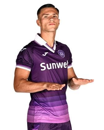 RSC Anderlecht Media Activities 22 07 2025 NEERPEDE, BELGIUM - JULY 22 : Simic Jan-Carlo defender of RSC Anderlecht pictured during a photoshoot during the RSC Anderlecht mediaday ahead of the Jupiler Pro League 2025-2026 season on July 22, 2025 in Neerpede, Belgium, 22 07 2025  Copyright: xTomasxSiskx