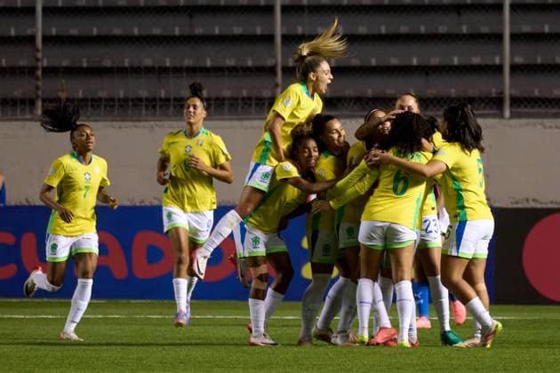 Brazil squad celebrate the first goal by Yasmim Assis Ribeiro during the Group B match of Copa America Feminina between Brazil and Paraguay at Estadio Gonzalo Pozo Ripalda on July 22, 2025 in Quito, Ecuador (Photo by Camilla Stolen Imago) Buenos Aires Ecuador Copyright: xCamillaxStolenx L1250577 1 copy