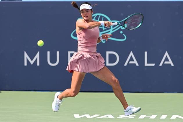 July 22, 2025, Washington, D.C, U.S: EMMA RADUCANU hits a forehand during her match against Marta Kostyuk at the Rock Creek Tennis Center. Washington U.S - ZUMAg196 20250722_zap_g196_034 Copyright: xKylexGustafsonx