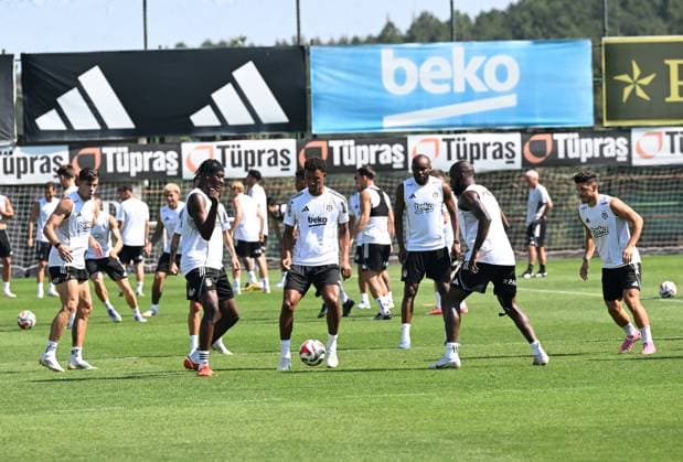 Besiktas players continue preparations against Shakhtar Donetsk match in Istanbul ISTANBUL, TURKIYE - JULY 23: Besiktas players continue preparations for their UEFA Europa League second qualifying round first leg match against Ukrainian side Shakhtar Donetsk with a final training session held at the BJK Nevzat Demir Facilities under the supervision of head coach Ole Gunnar Solskjaer, on July 23, in Istanbul, Turkiye. Hakan Nural Anadolu Istanbul Turkey. Editorial use only. Please get in touch for any other usage.  Copyright: x2025xAnadoluxHakanxNuralx