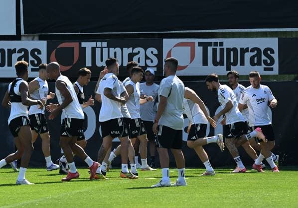 Besiktas players continue preparations against Shakhtar Donetsk match in Istanbul ISTANBUL, TURKIYE - JULY 23: Besiktas players continue preparations for their UEFA Europa League second qualifying round first leg match against Ukrainian side Shakhtar Donetsk with a final training session held at the BJK Nevzat Demir Facilities under the supervision of head coach Ole Gunnar Solskjaer, on July 23, in Istanbul, Turkiye. Hakan Nural Anadolu Istanbul Turkey. Editorial use only. Please get in touch for any other usage.  Copyright: x2025xAnadoluxHakanxNuralx