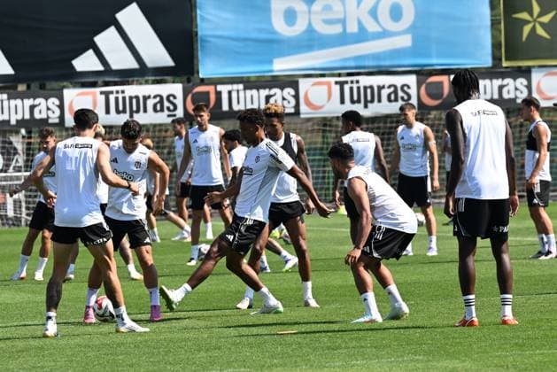Besiktas players continue preparations against Shakhtar Donetsk match in Istanbul ISTANBUL, TURKIYE - JULY 23: Besiktas players continue preparations for their UEFA Europa League second qualifying round first leg match against Ukrainian side Shakhtar Donetsk with a final training session held at the BJK Nevzat Demir Facilities under the supervision of head coach Ole Gunnar Solskjaer, on July 23, in Istanbul, Turkiye. Hakan Nural Anadolu Istanbul Turkey. Editorial use only. Please get in touch for any other usage.  Copyright: x2025xAnadoluxHakanxNuralx